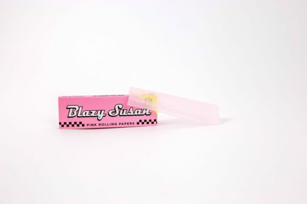 Blazy Susan – Pink Rolling Papers – 1-1/4 | Buy Cheap Weed Canada