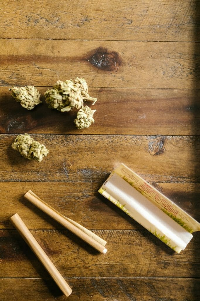A Guide to Rolling a Blunt with Tobacco Blunt Wraps | Buy Cheap Weed Canada | Buy Cheap Weed Canada